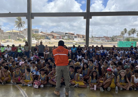 Defesa Civil de Maceió participa de simulado de evacuação com escolas do Pontal da Barra