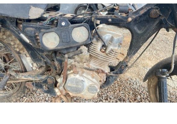 PM apreende ciclomotores adulterados e recupera carro roubado na Região Metropolitana