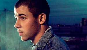 Tá querendo? Nick Jonas curte fotos de Bruna Marquezine e agita a internet