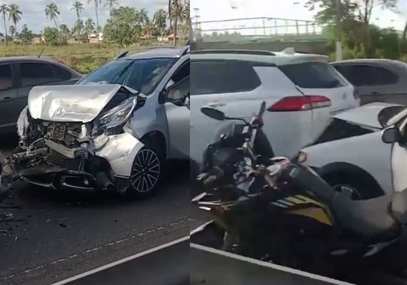 Engavetamento interdita trecho da AL-101 Sul, em Marechal Deodoro