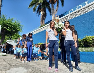 Estudantes participam de procissão nesta quinta-feira, 19, em homenagem ao Dia de São José