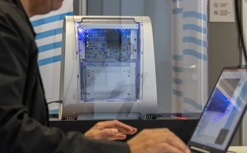 Novo computador quântico educacional passa a ser usado no Senai