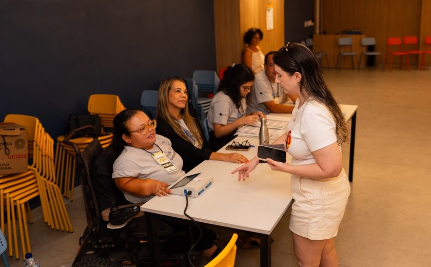 Seções + Q Inclusivas garantem protagonismo de pessoas com deficiência nas mesas receptoras de votos