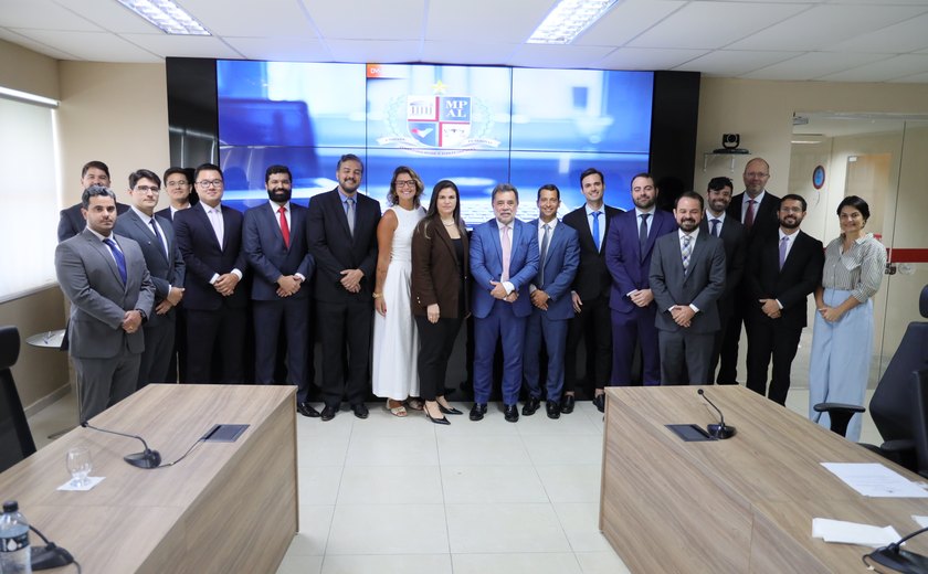 PGJ Lean Araújo fala sobre atuação institucional do MPAL ao receber visita de cortesia de novos juízes do TJ/AL