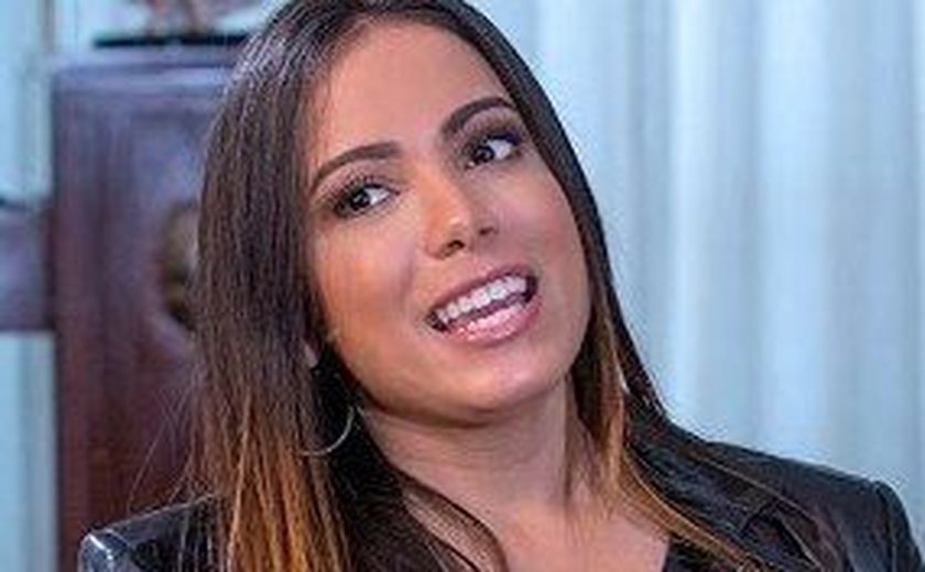 Nos Estados Unidos, Anitta dispara: 'Quem não gosta de mim, aproveita agora'