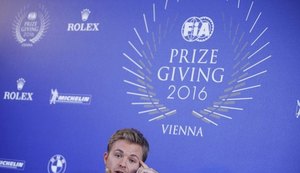 Nico Rosberg surpreende e anuncia aposentadoria da F1 após ser campeão