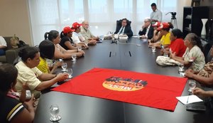 Iteral dialoga com mulheres da Jornada de Luta pela reforma agrária