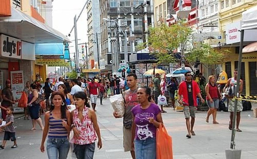Shoppings e supermercados abrem durante a Semana Santa em Maceió