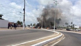 Pescadores bloqueiam mais uma vez via em frente à balança do bairro de Jaraguá