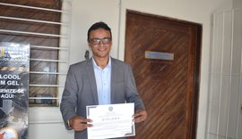 Ellisson Santos recebe diploma como prefeito do Passo do Camaragibe