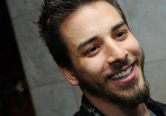 Junior Lima diz que faz terapia há 12 anos: 'Para lidar com a minha vida'