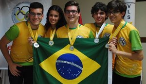 Estudantes conquistam mais de 100 medalhas de astronomia e astronáutica