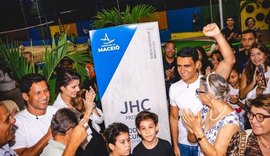 JHC entrega praça no José Tenório e amplia espaços de convivência social em Maceió