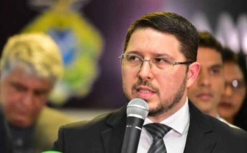 Carlos Almeida tem gabinete arrombado na sede do Governo do AM
