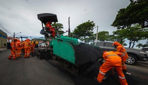 Secretaria de Infraestrutura inicia obras para renovar pavimentação da Avenida da Paz