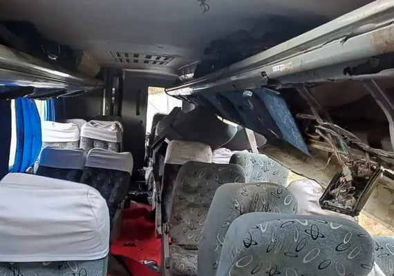 Sobe para 17 número de mortos por acidente com ônibus em Pernambuco