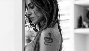 Cleo Pires comenta foto seminua e diz que é adepta do fetichismo desde os 14 anos