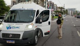 Operação Turismo Clandestino intensifica fiscalização na orla de Maceió