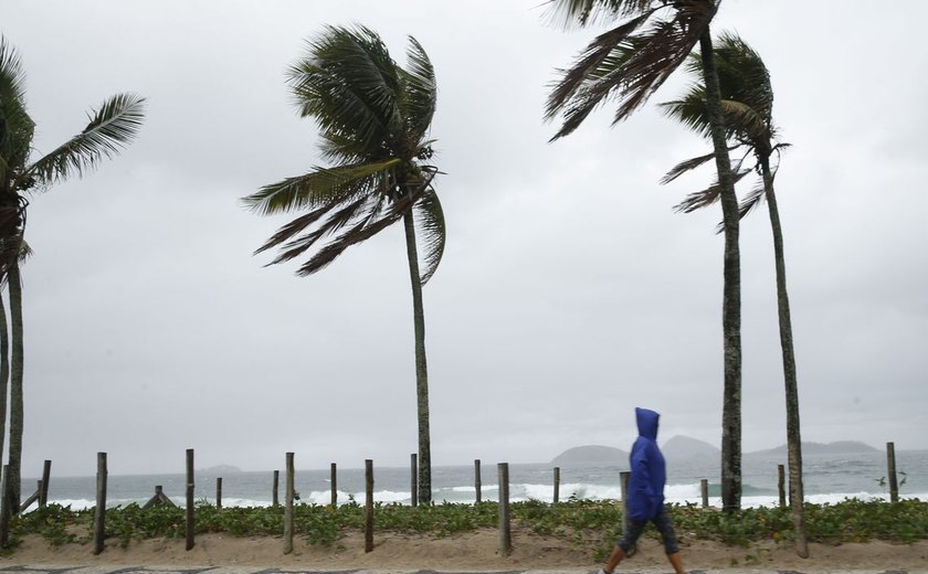 Marinha alerta possibilidade de ventos de até 60 km/h entre litoral de Maceió e Salvador