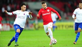 Inter volta a decepcionar e empata com o Paraná em casa