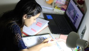 Enem: estudantes se preparam via meios remotos