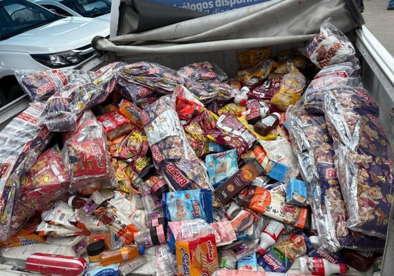 Vigilância Sanitária recolheu mais de 200 quilos de produtos impróprios para consumo em feira livre na Levada