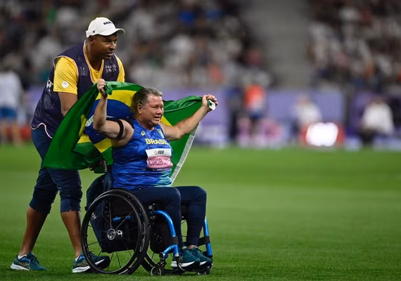 Beth Gomes leva 2ª medalha do dia com ouro e recorde paralímpico