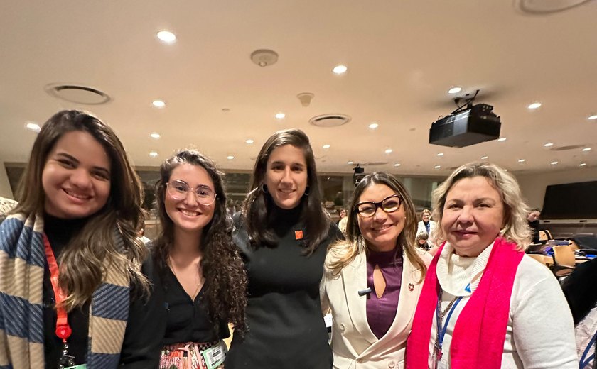 Teca Nelma encontra Janja e debate programas brasileiros que garantem direito para as mulheres