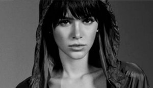 Bruna Marquezine ‘recusa’ beijo de Neymar e agita fãs do casal