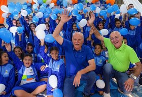 Entrega de fardamentos mobiliza comunidade escolar e marca nova fase da Educação em Quebrangulo