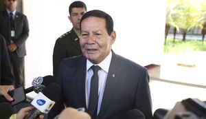 Vice-presidente Mourão diz sobre manchas de óleo no Nordeste: 'caso único no mundo'