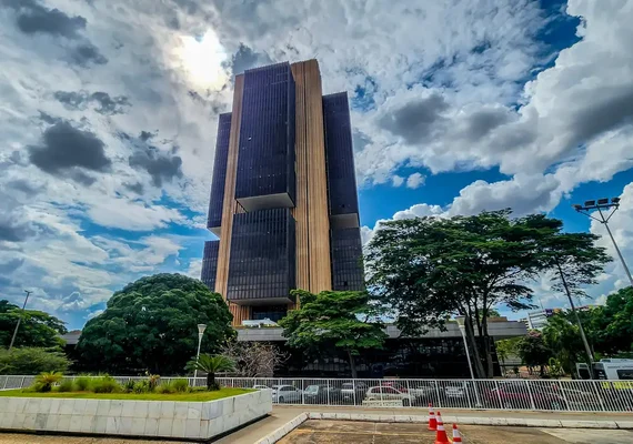 Mercado financeiro projeta inflação de 5,68% em 2025