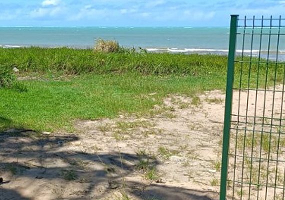 Grade na praia: Após ação do MP/AL, município solicita que hotel crie abertura de acesso