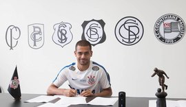 Corinthians oficializa contratação de Clayton por empréstimo do Atlético-MG