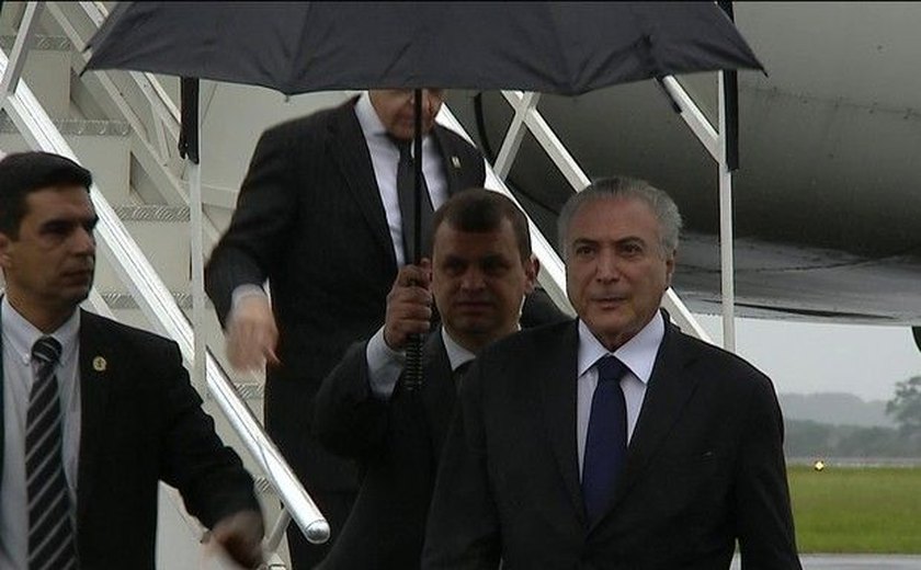 Presidente Michel Temer chega a Chapecó e decide ir à Arena Condá