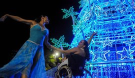 Árvore dançante ilumina o Natal na Praça Multieventos, em Pajuçara