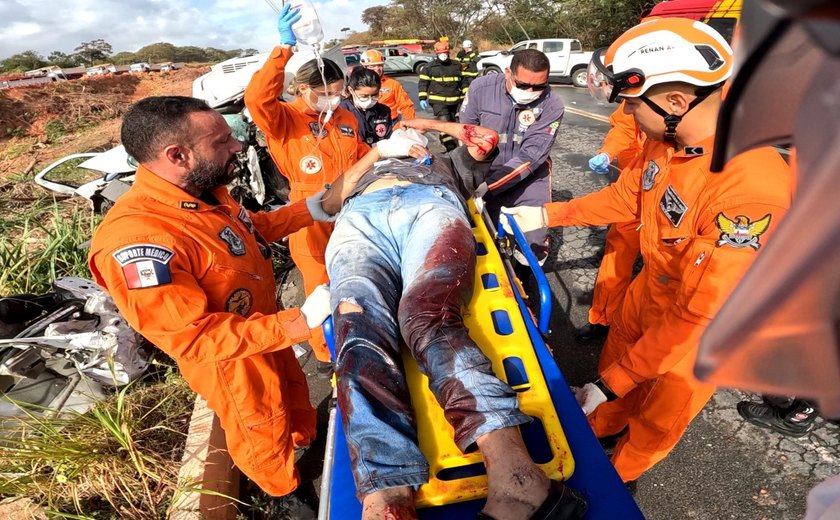 Samu e CBM/AL resgatam vítima presa às ferragens com múltiplas fraturas em Marechal Deodoro