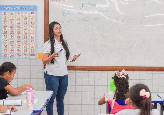 Professora de Pindorama participa de avaliação nacional do Ministério da Educação