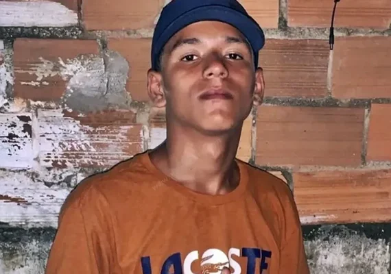 Adolescente de 16 anos é morto com vários disparos de arma de fogo  e primo fica ferido