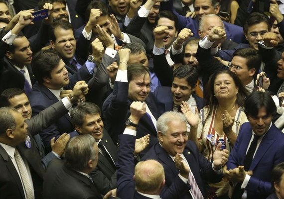 Rodrigo Maia é reeleito presidente da Câmara dos Deputados