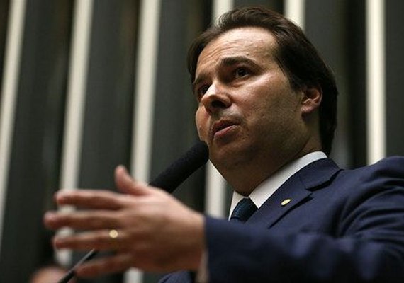 Rodrigo Maia diz que momento político pede tranquilidade e prudência