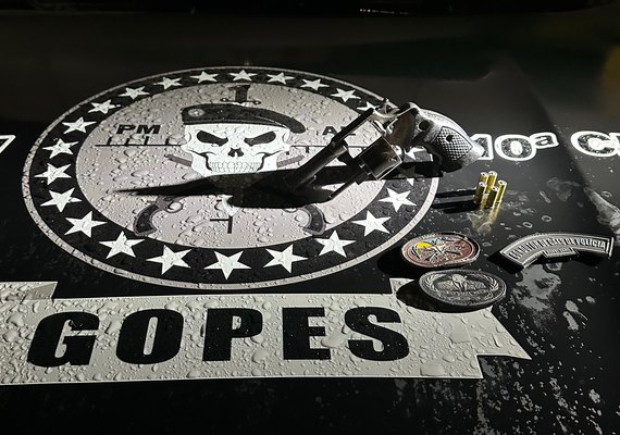 Em ações no interior, PM detém trio com arma e moto roubada e cumpre mandado de prisão