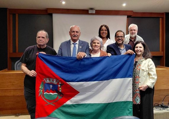 Prefeito debate no Rio a convite da Fundação Casa de Rui Barbosa, obra de Graciliano Ramos