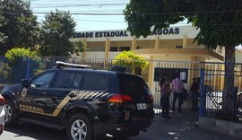 Polícia Federal envia guarnição até a Uneal para retirada de faixa contra o fascismo