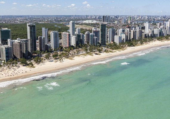 Pai e filho morrem afogados em praia do Recife