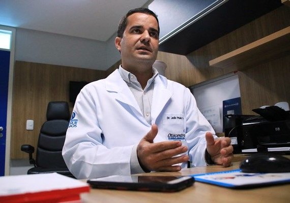 Implante coclear restaura audição de quem tem deficiência