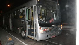 Jovem tenta assaltar ônibus e é linchado por passageiros