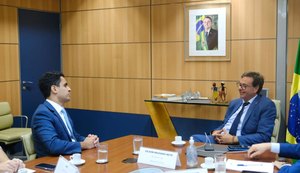 JHC se reúne com novo ministro e confirma Escola de Turismo em Maceió