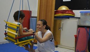 Crianças autistas têm tratamento suspenso há meses