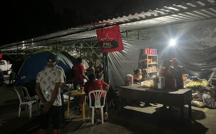 Movimentos agrários ocupam prédios federais e cobram desapropriações em Alagoas